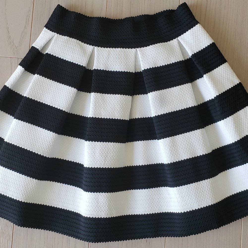 Black and White Express Skirt Size Small